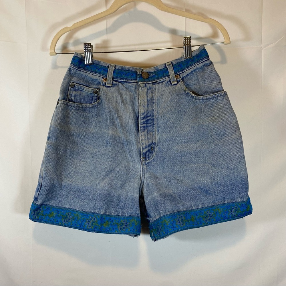 90’s Vintage Bill Blass Blue Jean Shorts with Blue Embroidery Accents
